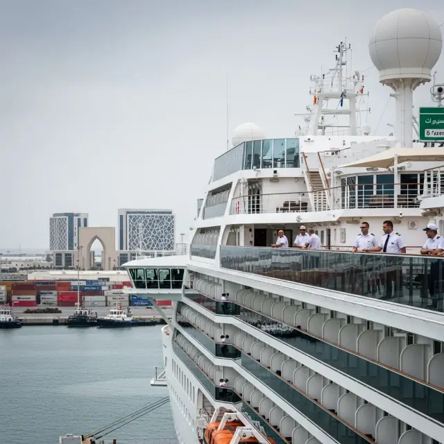 Duizenden toeristen vast op cruiseschepen in het Midden-Oosten door conflict